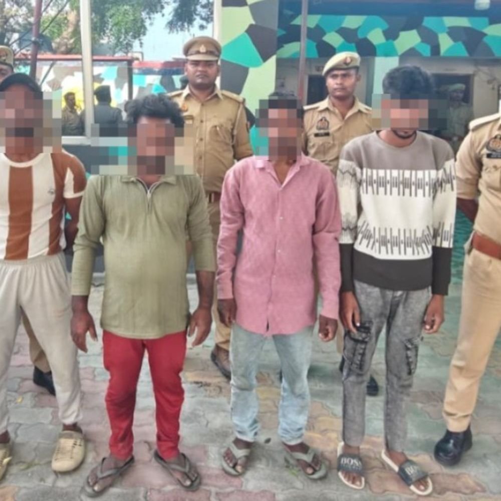 बस्ती में तेजाब पिलाकर हत्या में चार आरोपी गिरफ्तार:पिता की तहरीर पर 7 के खिलाफ केस, खेत में अधजली लाश मिली थी