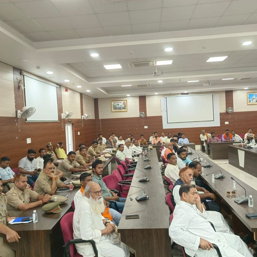 गोंडा में बकरीद पर माहौल बिगाड़ने वालों पर कड़ी कार्रवाई:बकरीद पर डीएम-एसपी ने दी चेतावनी, खुले में कुर्बानी पर सख्ती