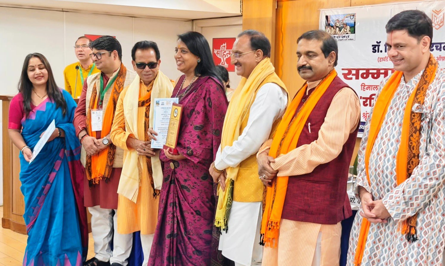 हिमालय विरासत न्यास ने आगरा की साहित्यकार नूतन अग्रवाल ‘ज्योति’ और कुमार ललित का किया सम्मान