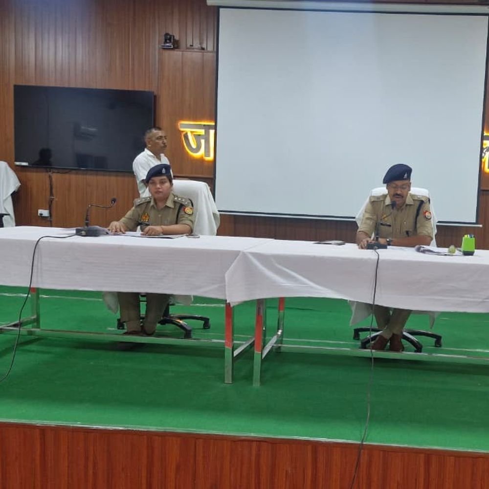 बीएड प्रवेश परीक्षा को लेकर उन्नाव पुलिस अलर्ट:परीक्षा केंद्रों के पास इंटरनेट कैफे बन्द रहेंगे, जोनल मजिस्ट्रेट की तैनाती रहेगी