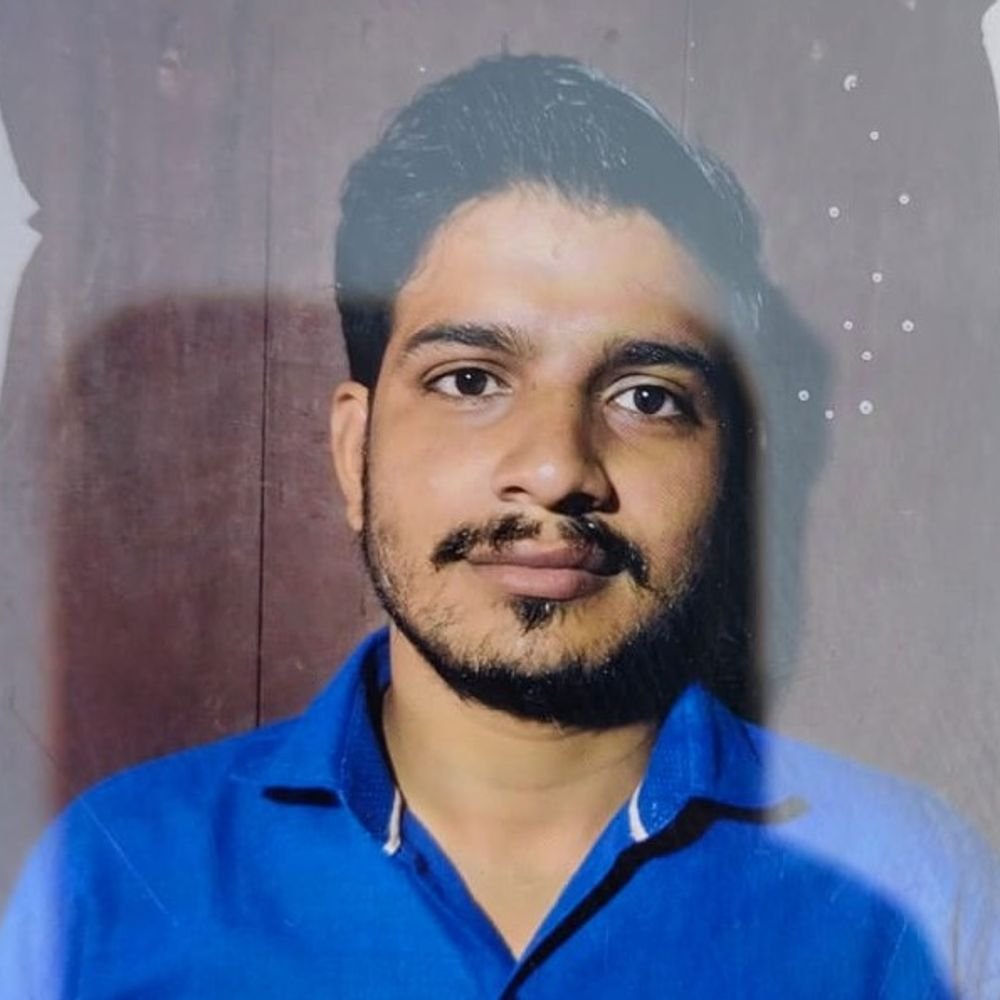 बीमारी से परेशान युवक ने पेड़ से लटककर दी जान:मैनपुरी के खिरिया दुम्हार गांव में हुई घटना, आगरा से चल रहा था इलाज