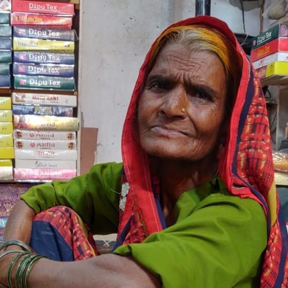 मुरादाबाद में तेज रफ्तार बाइक ने महिला को मारी टक्कर:खेत जा रही मुन्नी देवी की इलाज के दौरान मौत