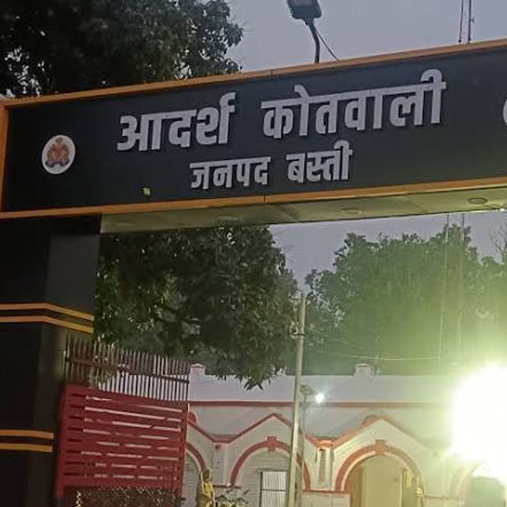 गैस सिलेंडर का ज्यादा दाम मांगा, विरोध पर दी धमकी:मैनेजर ने झगड़ा कर जान से मारने की धमकी दी, केस दर्ज