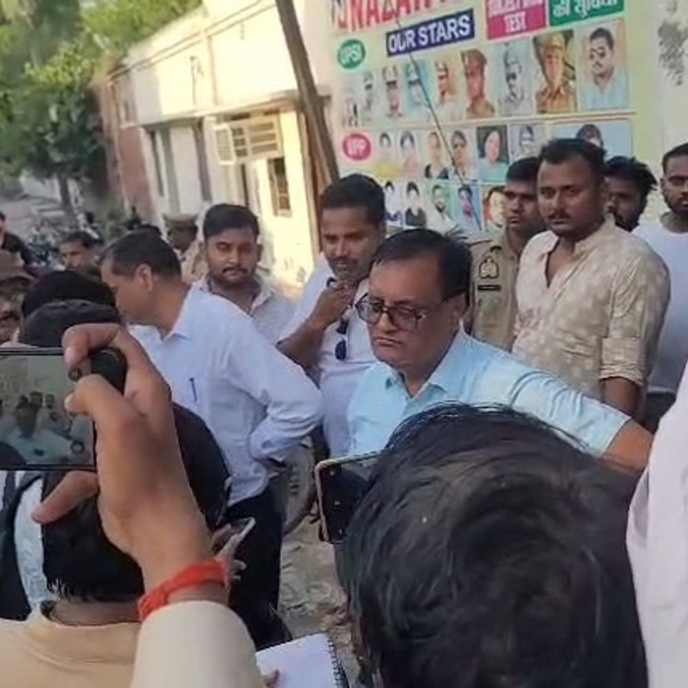 सुरक्षा मानकों में कमी मिलने पर नजर अकैडमी सील:उन्नाव में डीआईओएस-एसडीएम ने की कार्रवाई, जांच जारी