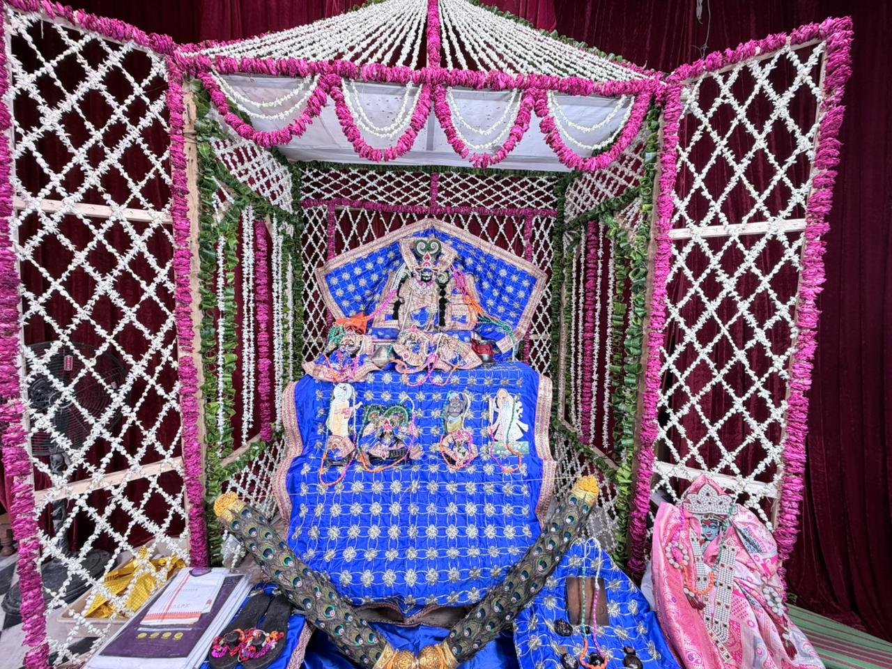 श्री ठाकुर मथुराधीश जी महाराज मंदिर में भक्ति भाव से मनाया पवित्र धारण उत्सव