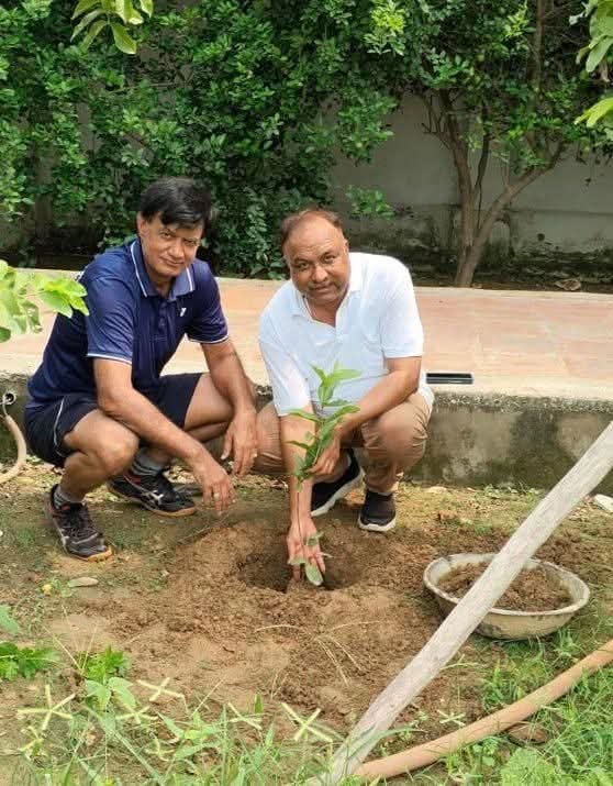 पेड़-पौधे प्रकृति की अमूल्य धरोहर : नवीन जैन