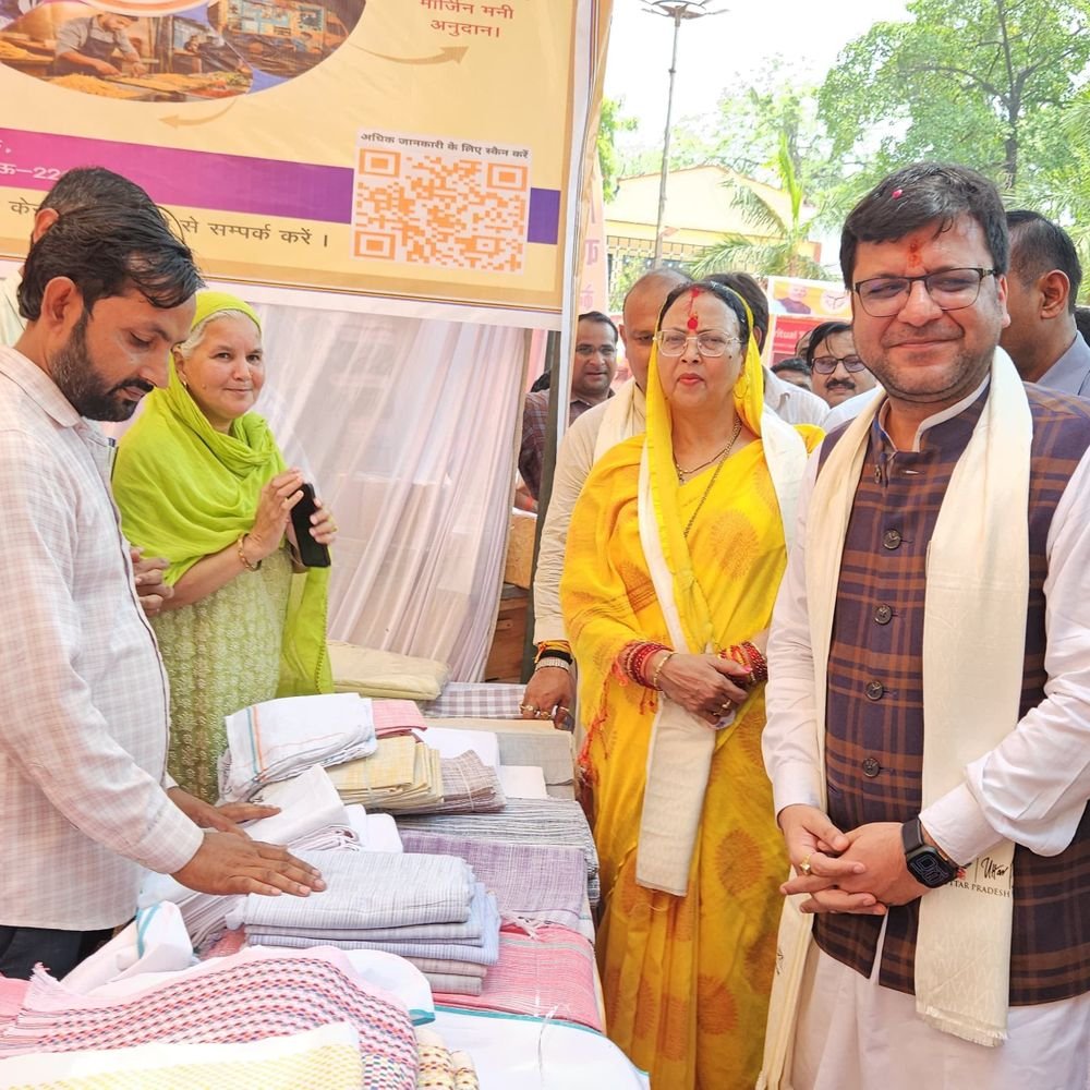 हरदोई में विकास प्रदर्शनी का शुभारंभ:मंत्री नितिन अग्रवाल बोले- डीबीटी से भ्रष्टाचार पर लगी लगाम