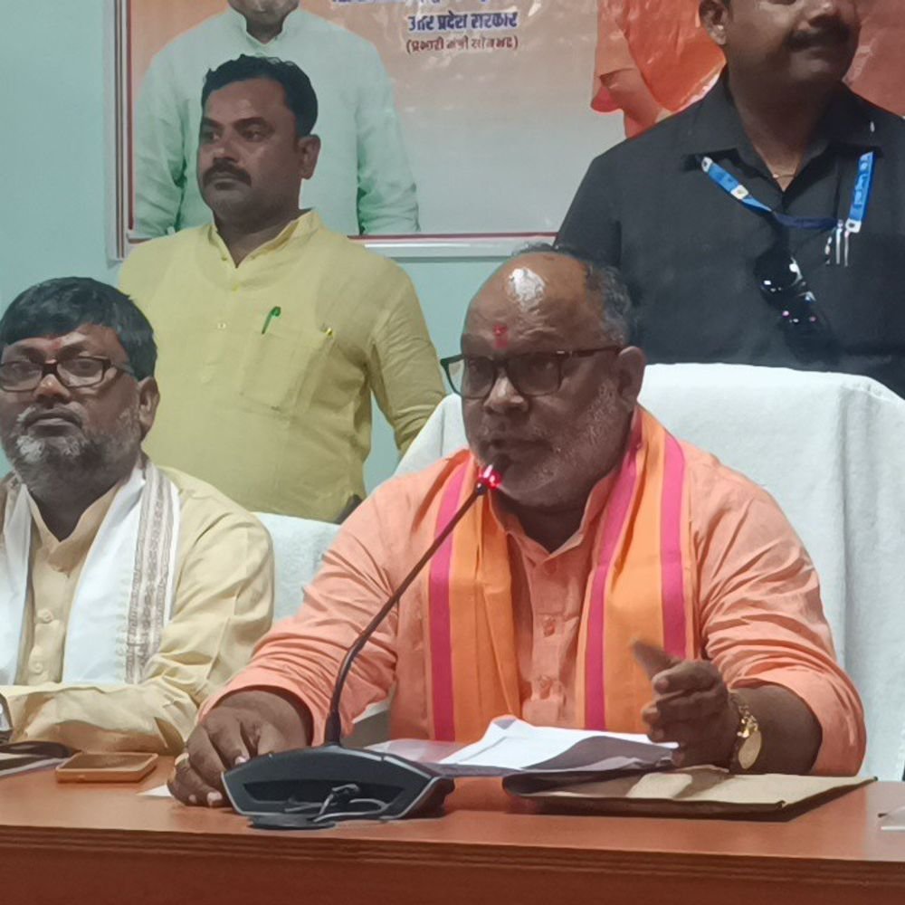 मंत्री हंसराज विश्वकर्मा ने सोनभद्र में गिनाईं सरकार की उपलब्धियां:राम मंदिर, नल-जल और नेटवर्क समस्या पर भी की बात
