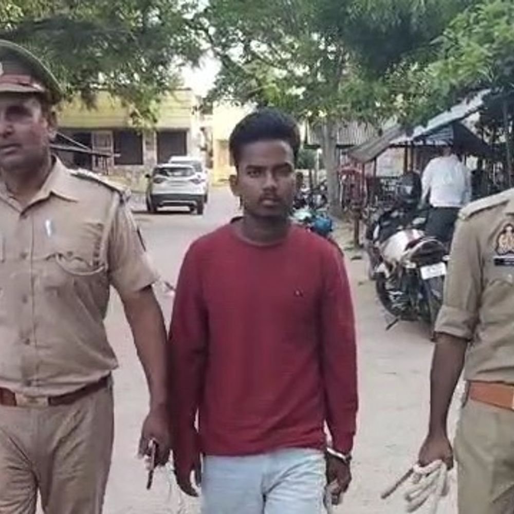 गोंडा में बीच चौराहे पर मारपीट करना पड़ा भारी:पुलिस ने आरोपी को किया गिरफ्तार, लाठी डंडे से की थी जमकर पिटाई, तीन फरार