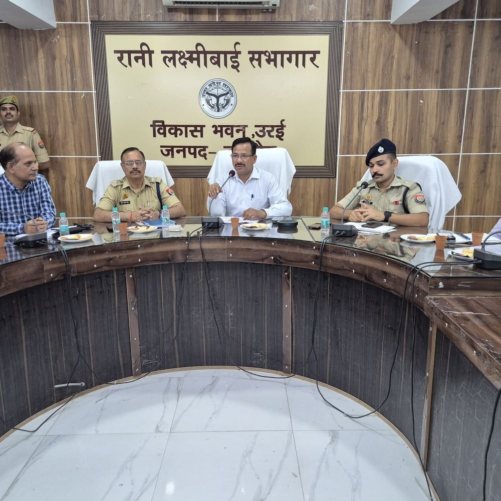 डीएम ने मोहर्रम पर नई परंपरा, जुलूस मार्ग अस्वीकार किए:जालौन में परंपरागत तरीके से होंगे आयोजन, शांति समिति की बैठक