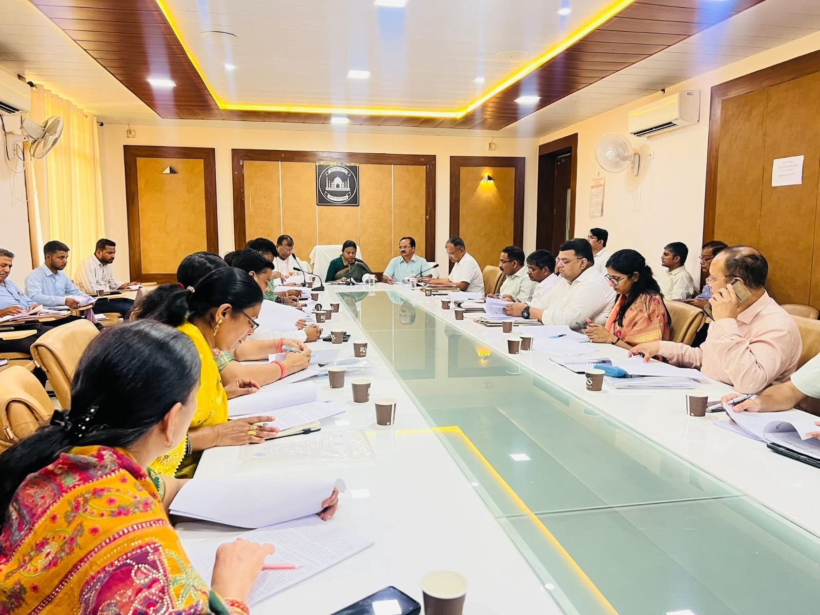 कार्यकारिणी समिति की बैठक में कार्यकाल पूरा करने वाले छह सदस्यों को दी भावभीनी विदाई