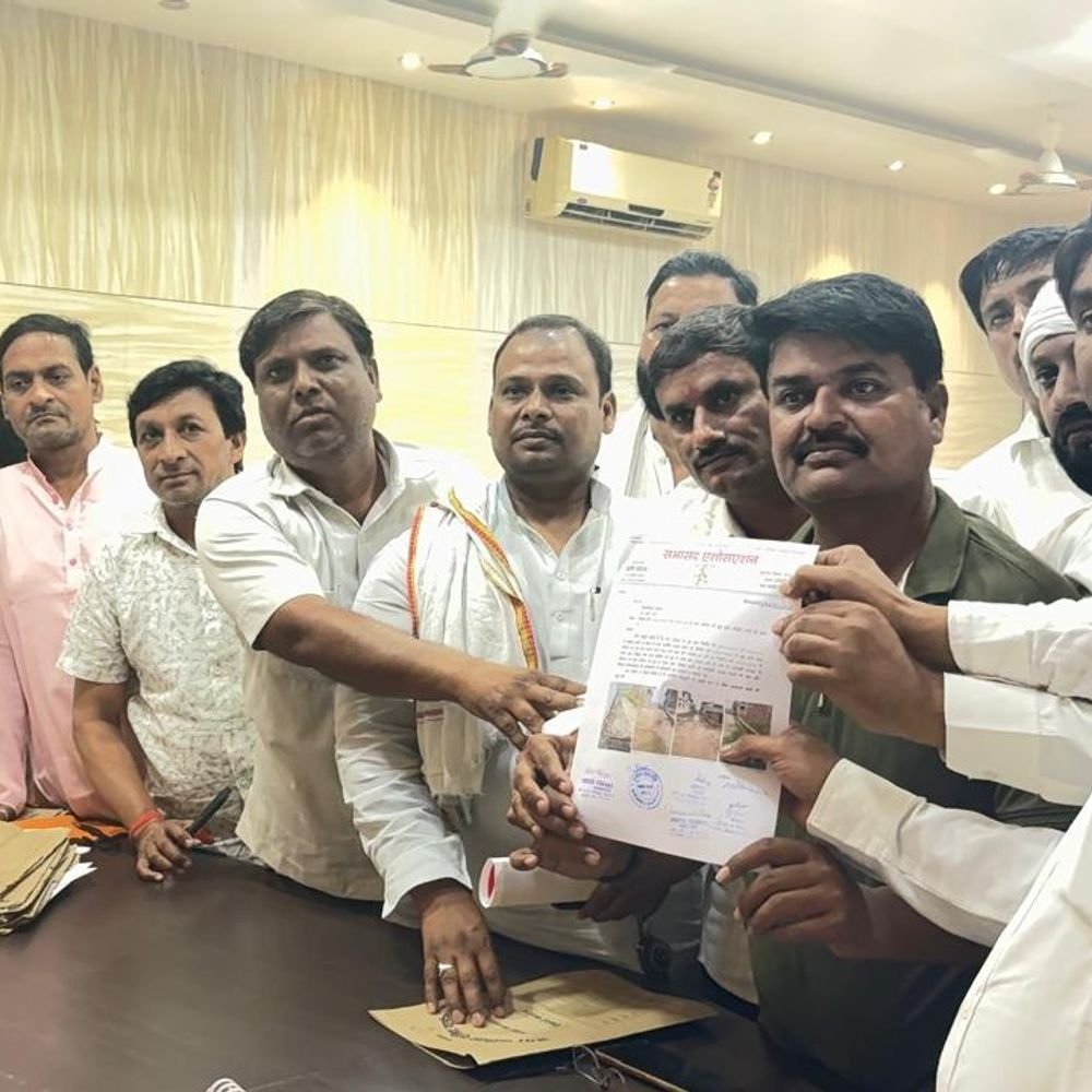 खलीलाबाद में विकास कार्य ठप:सभासदों ने कहा- टेंडर होने के बावजूद भी नहीं हो रहे कार्य, जनता में आक्रोश