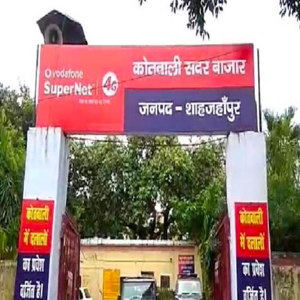 शाहजहांपुर में पुलिस ने ब्लैकमेल की बात नकारी:महिला की तहरीर पर छेड़छाड़-मारपीट का केस दर्ज