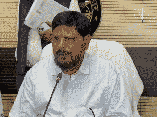 कॉकरोच पार्टी की मांग वाराणसी में केंद्रीय मंत्री ने ठुकराई:रामदास आठवले बोले- NEET लीक के दोषियों को मिलेगी सजा, राहुल गांधी सिर्फ संविधान दिखाते हैं, बताते नहीं
