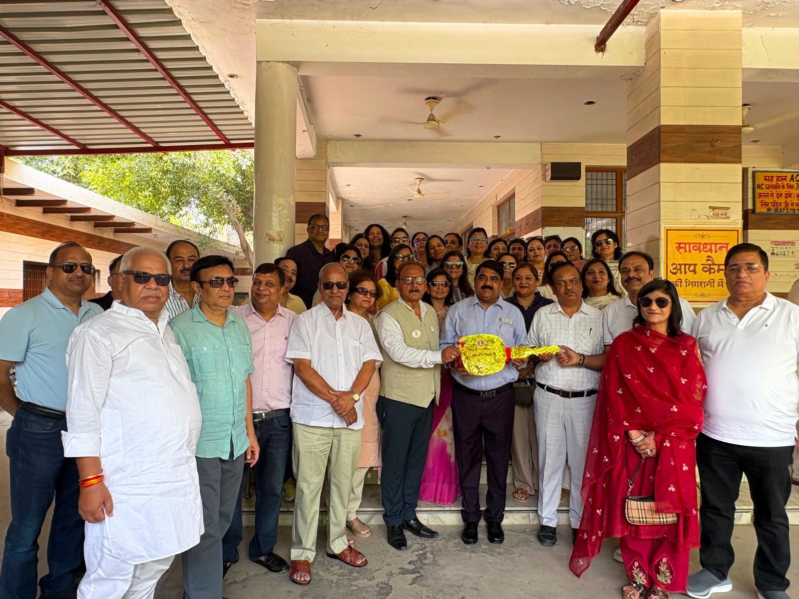 लायंस क्लब आगरा प्रयास ने समाज सेवा को समर्पित की एंबुलेंस, समाजसेवियों का किया सम्मान