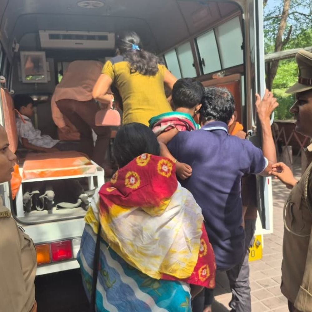 गर्मी से ताजमहल पर बिगड़ी दो बच्चों की तबियत:डिहाइड्रेशन और हीटस्ट्रोक का हुए शिकार, महाराष्ट्र से ताजमहल देखने आए थे पर्यटक