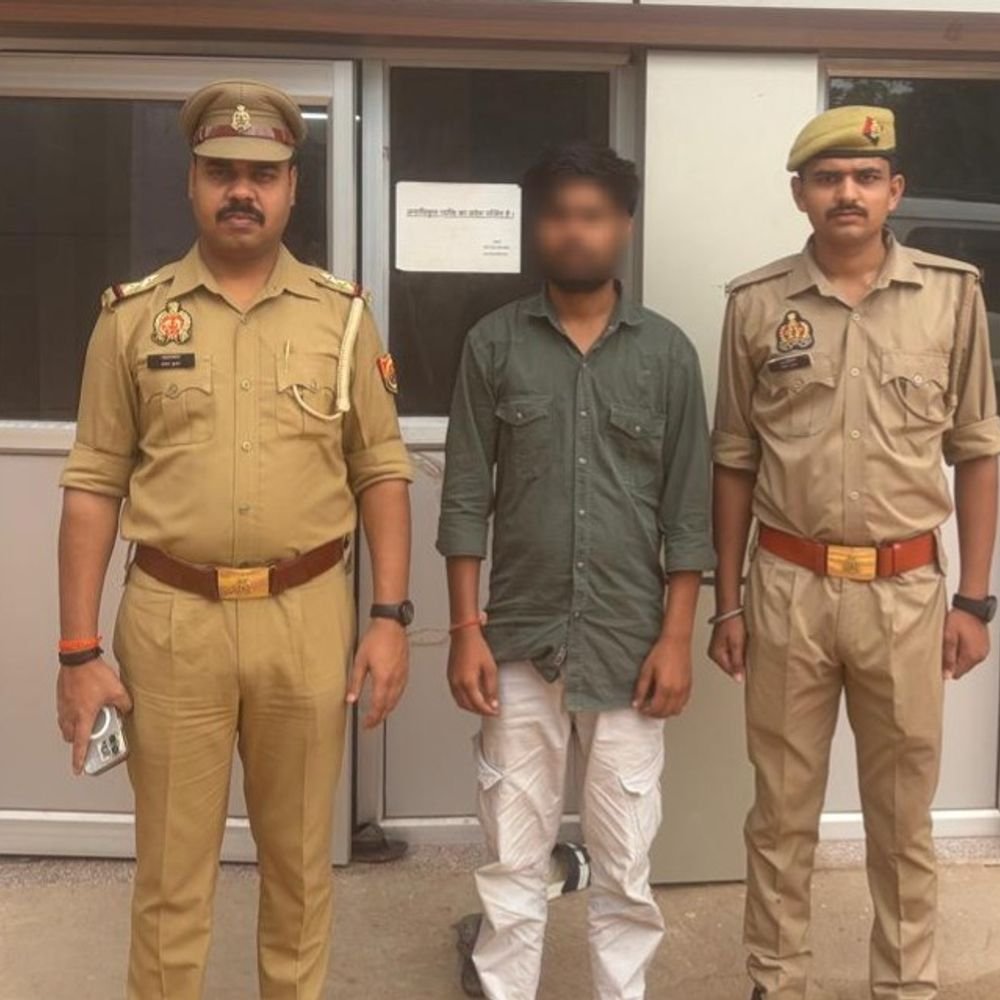 आगरा में कैटरिंग संचालक पर हमला करने वाला गिरफ्तार:5 महीने से था फरार, तमंचा और गाड़ी बरामद