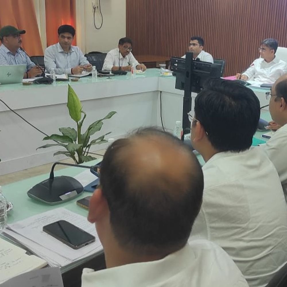 11 जुलाई से स्वास्थ्य विभाग चलाएगा दस्तक अभियान:वाराणसी में डेंगू व मलेरिया के प्रति स्वास्थ्यकर्मी करेंगे जागरूक, जिला टास्क फोर्स ने बनाई कार्ययोजना