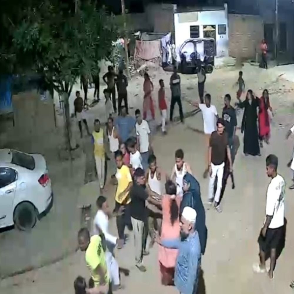 मानसिक मंदित युवक से छेड़छाड़ कर वीडियो बनाने पर झगड़ा:शाहजहांपुर में दो पक्षों में लाठी-डंडे चले, धमकी देकर फरार हुए