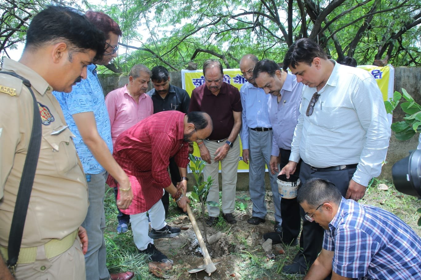 पौधारोपण कर सुंदरानी चैरिटेबल आई हॉस्पिटल समिति ने दिया पर्यावरण संरक्षण का संदेश