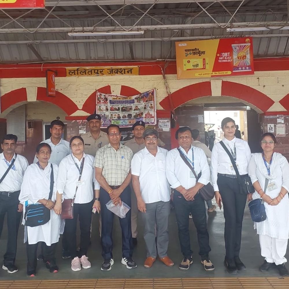 ललितपुर में 66 यात्री बिना टिकट पकड़े गए:विशेष अभियान में ₹68,385 का राजस्व वसूला गया