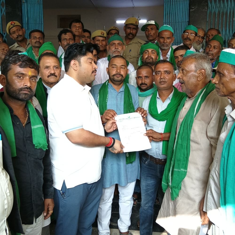 फतेहपुर में भाकियू का कलेक्ट्रेट घेराव:अमेरिका ट्रेड डील के विरोध में किसानों का प्रदर्शन, सौंपा ज्ञापन