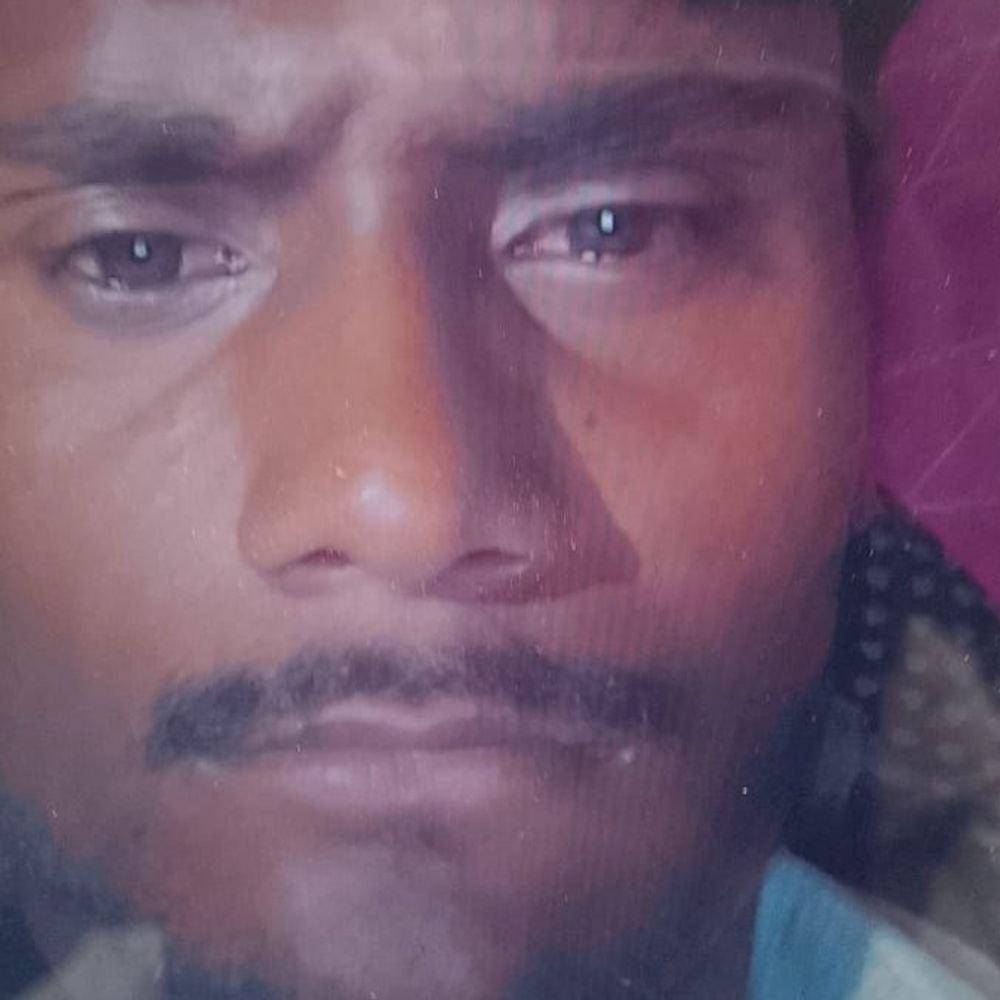 शटरिंग करते समय करंट लगने से मजदूर की मौत:कौशांबी में निर्माणाधीन मकान में हाईटेंशन लाइन की चपेट में आया