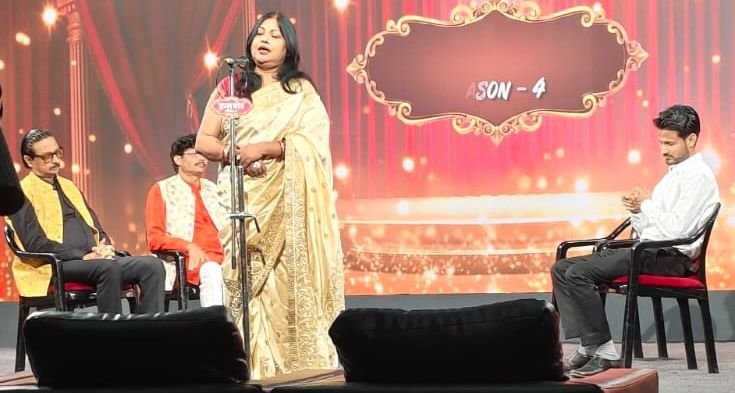 कोई मिसरा उछाल देता है, गिरते गिरते संभाल लेता है…..