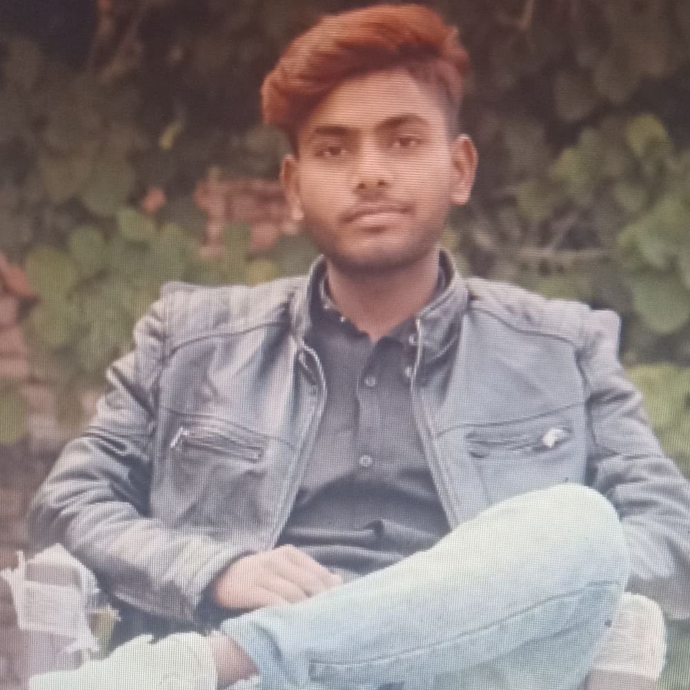 रेलवे ट्रैक पर 2 टुकड़ों में मिला युवक का शव:मथुरा में परिजनों ने जताई हत्या की आशंका, पुलिस दोनों एंगल से जांच में जुटी