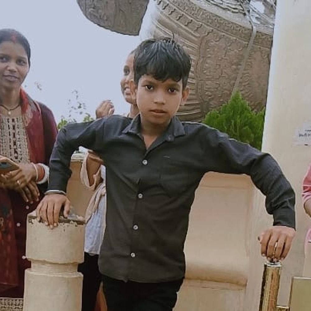 गोंडा में पानी से भरे गड्ढे में दो बच्चे डूबे:एक का शव मिला, दूसरे की तलाश जारी; मैरिज हॉल निर्माण के लिए खोदा गया गड्ढा