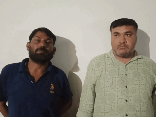 एसटीएफ ने नौकरी का झांसा देकर ठगी करने वाले दबोचे:फर्जी जॉइनिंग लेटर देकर हो जाते थे फरार, ट्रेनिंग कराकर वसूलते थे 10 लाख रूपए
