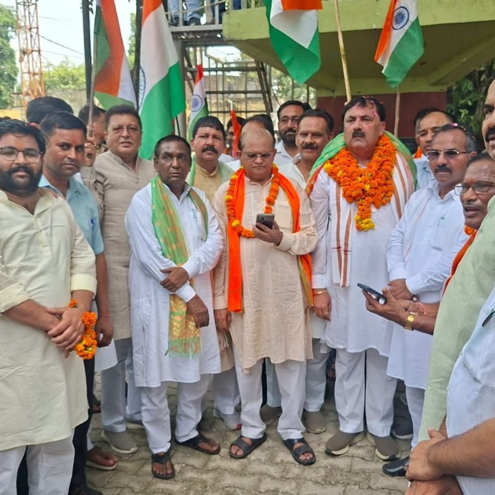 मुरादाबाद में भाजपा की तिरंगा यात्रा:हजारों लोग हुए शामिल, शहीदों को दी श्रद्धांजलि