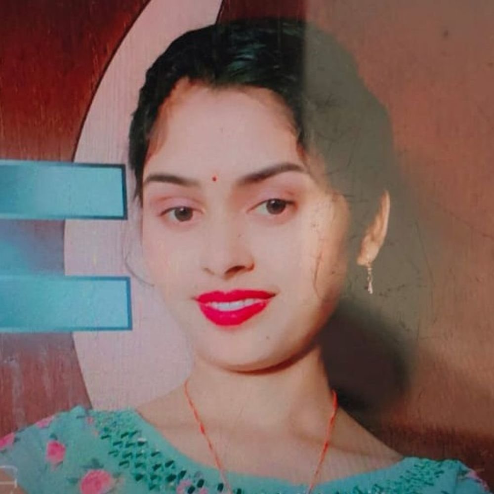 बस्ती में नवविवाहिता की संदिग्ध हालत में मौत:पति पर जहर पिलाने का आरोप, ग्रामीणों ने पकड़कर पीटा
