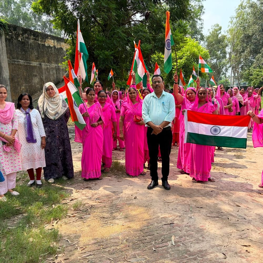 सहारनपुर में ‘हर घर तिरंगा’ रैली:आंगनबाड़ी कार्यकत्रियों ने तिरंगा लेकर दिया देशभक्ति का संदेश