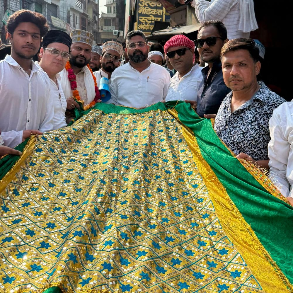 अखिलेश यादव की भेजी मुबारक चादर कलियर शरीफ रवाना:सपा नेता माजिद सिद्दीकी के नेतृत्व में निकला जुलूस