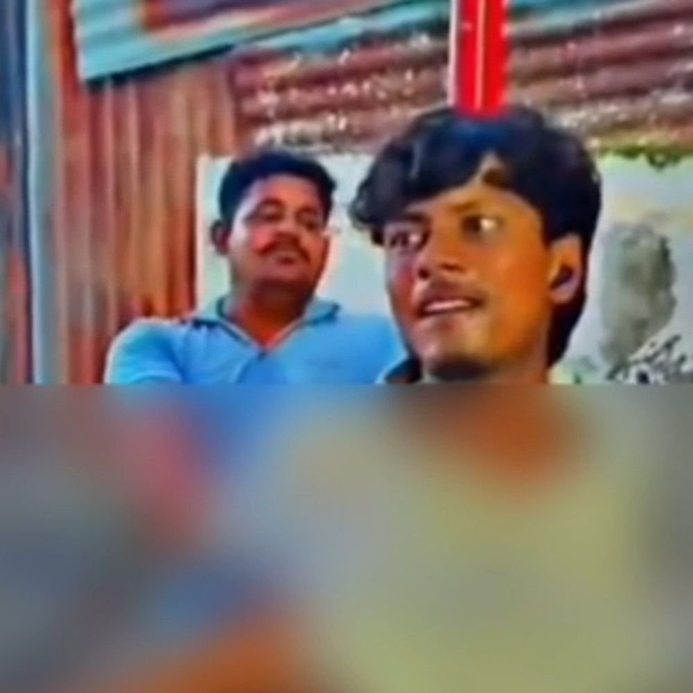 लड़की से फोन नंबर मांगने पर युवक को बांधकर पीटा:गांववालों ने आपत्तिजनक हरकत भी की, मुस्कुराता रहा लड़का