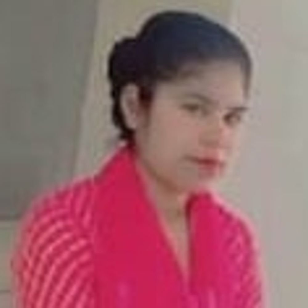 ग्रेटर नोएडा में 10वीं मंजिल से गिरकर युवती की मौत:नैनी का काम करती थी, फ्लैट मालिक पर छेड़छाड़ का आरोप