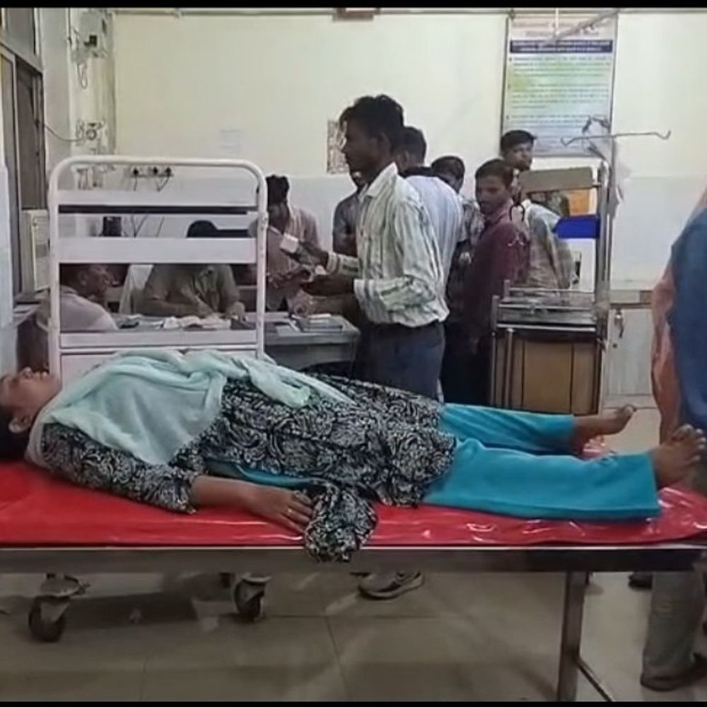 पूर्व विधायक के बेटे पर जानलेवा हमले का मुकदमा:बदायूं में युवती ने लगाए गंभीर आरोप, पुलिस जांच जारी