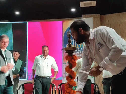 पोल्ट्री सेक्टर में होगा 100 करोड़ का निवेश:गोरखपुर में हुए पूर्वी उत्तर प्रदेश के पहले कॉक्लेव में हुआ MOU
