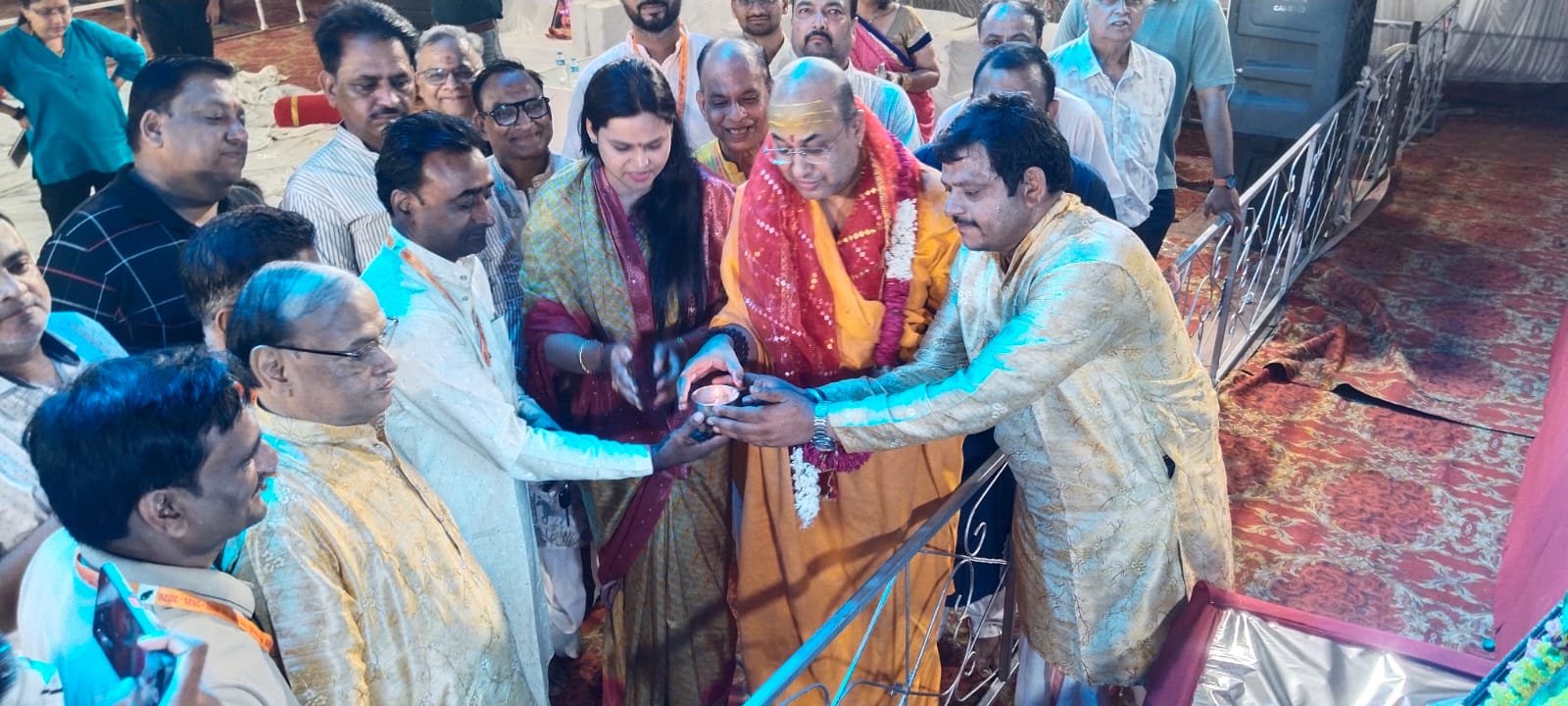 श्री कृष्ण जन्माष्टमी महोत्सव: कान्हा के नाम की मेहंदी से रचे हाथ