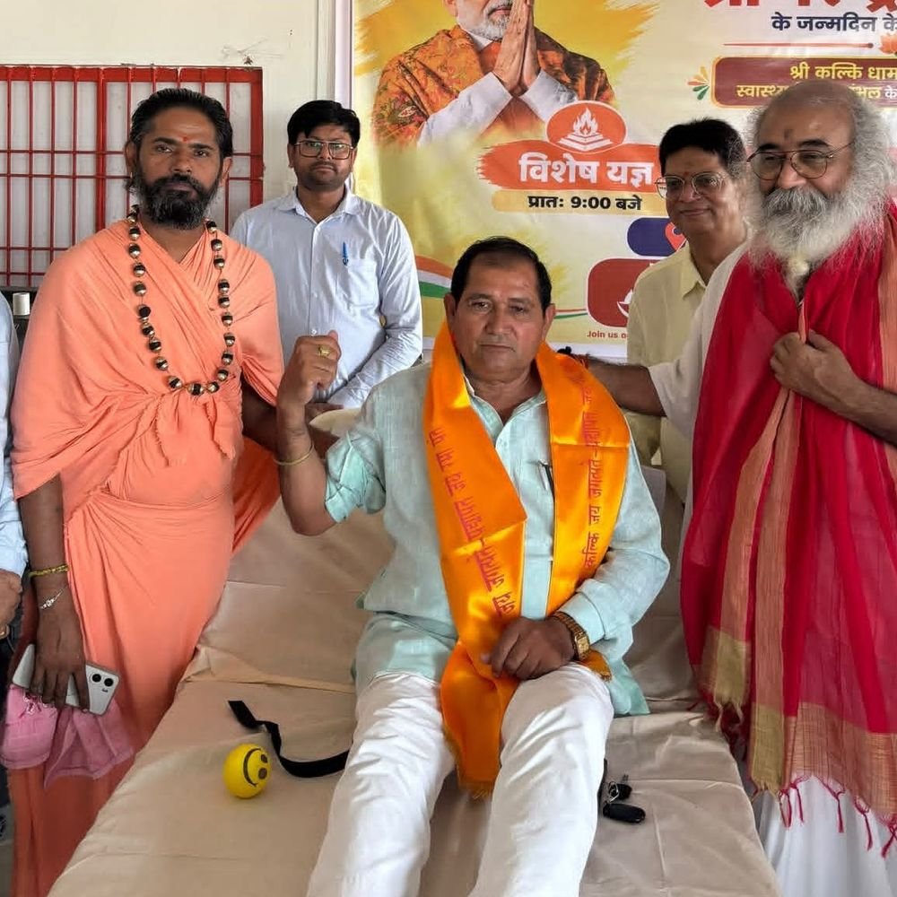 पीएम के जन्मदिन पर भाजपा ने मनाया सेवा संकल्प दिवस:संभल में सैकड़ों कार्यकर्ताओं ने किया रक्तदान, मरीजों को बांटे फल