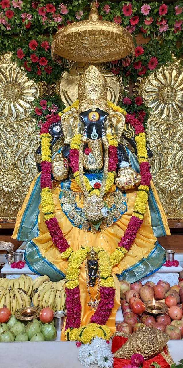 पंचम गणेश महोत्सव का प्रमुख आकर्षण बना101 किलो का मेवा मोदक
