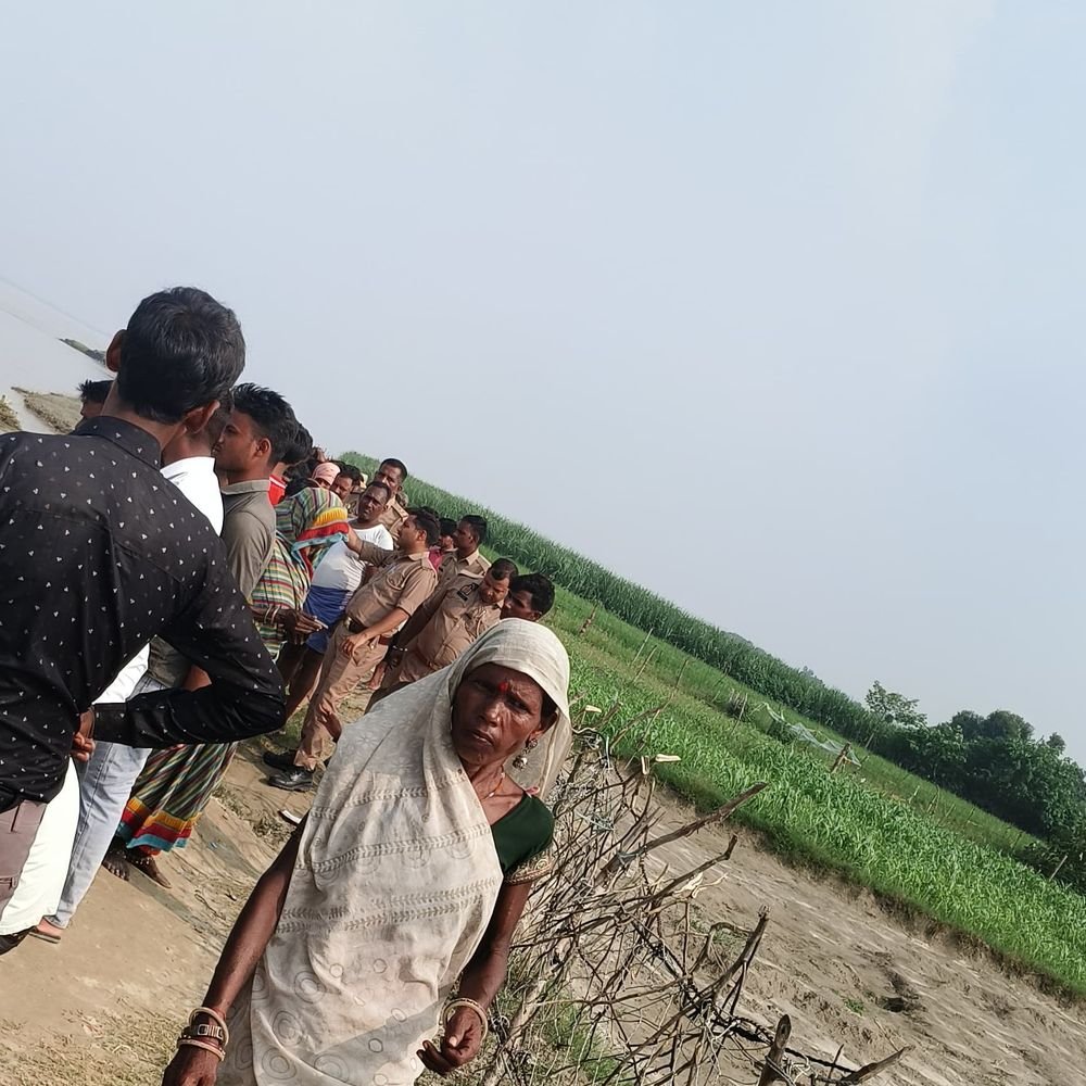 लखीमपुर में घड़ियाल युवक को नदी में खींच ले गया:नाव पर बैठा था 24 साल का नीरज, तलाश में जुटे गोताखोर