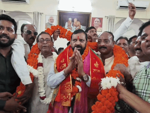 सफाई कर्मचारियों के हितों की पैरवी करेगा आयोग- मकवाना:मेरठ पहुंचे राष्ट्रीय सफाई कर्मचारी आयोग के अध्यक्ष ने आउटसोर्सिंग व्यवस्था में सुधार पर दिया जोर