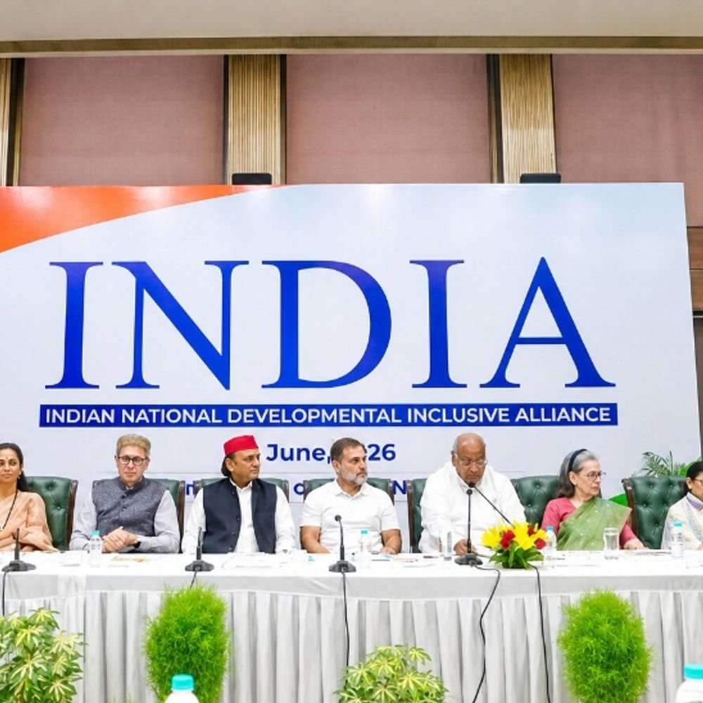 SIR पर कल I.N.D.I.A. ब्लॉक की बैठक, अखिलेश नहीं आएंगे:ऑनलाइन जुड़ेंगे उद्धव, DMK-AAP ने बनाई दूरी; 3 साल में 8वीं बार जुटेंगे विपक्षी दल
