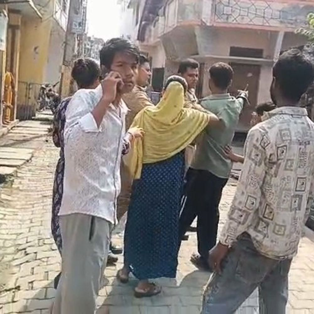 उन्नाव में जांच करने गई पुलिस टीम से अभद्रता:स्थानीय लोगों से हुई बहस, इंस्पेक्टर ने कहा- वीडियो के आधार पर कार्रवाई होगी