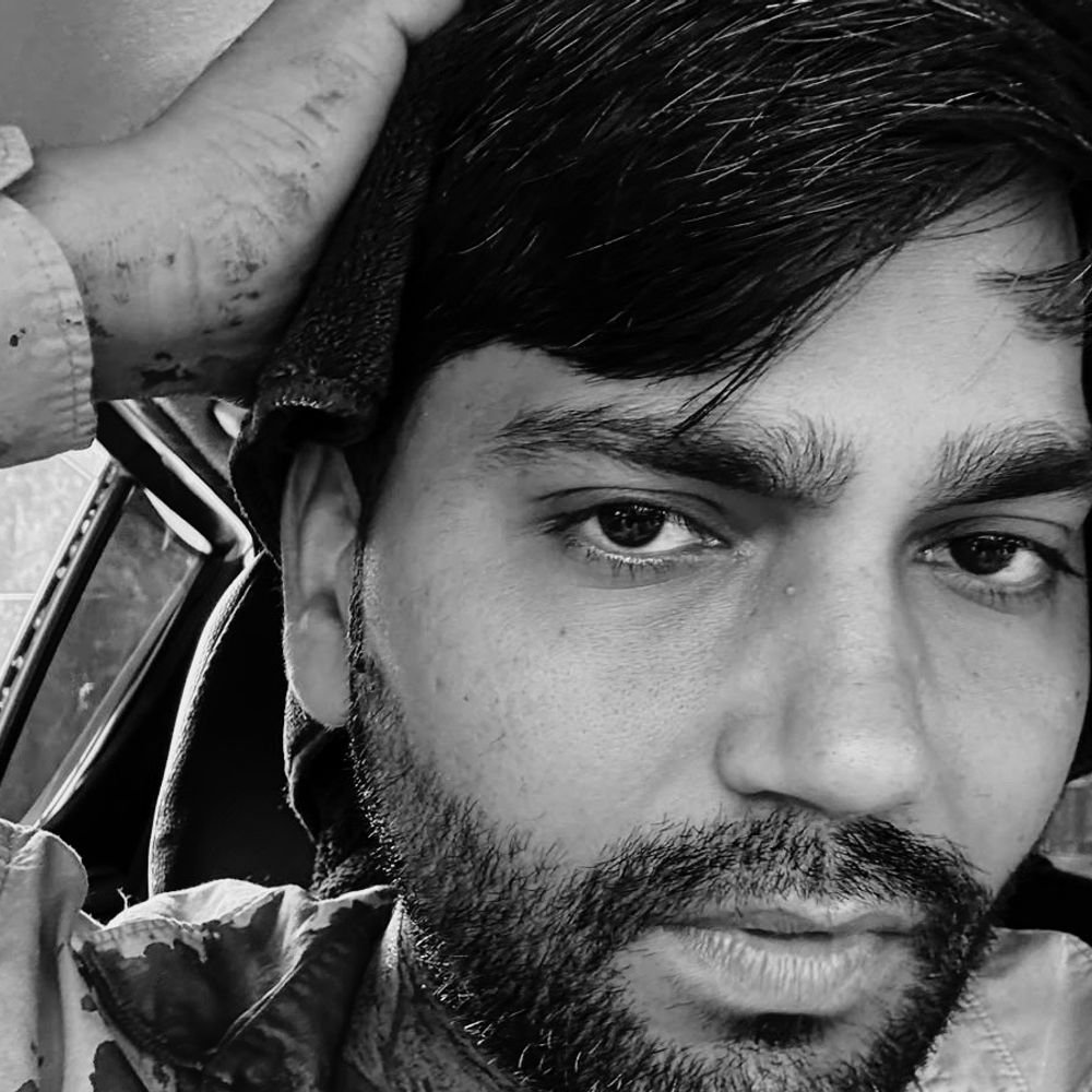 मैनपुरी में प्रधानी चुनाव की रंजिश में युवक पर हमला:बीच रास्ते कार रोककर लाठी-डंडों और फरसे से पीटा, सिर में गंभीर चोट आई