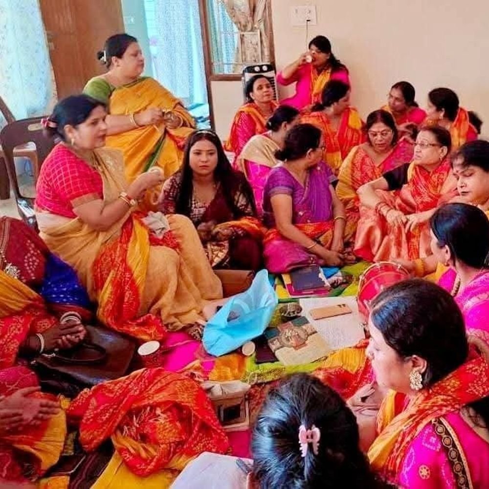 गोरखपुर में भजन संध्या आयोजित:मंदिर परिसर में श्रद्धालुओं ने किया पूजन, भक्ति गीतों से मां दुर्गा का गुणगान