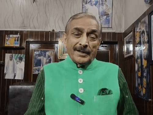 प्रमोद तिवारी बोले- विधानसभा चुनाव बैलेट पेपर से कराएं:कांग्रेस नेता ने पीएम के तंज पर कहा- आपकी परेशानी, बेसब्री समझ रहा हूं