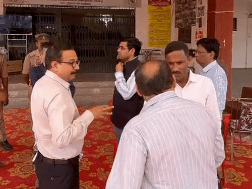 गोरखपुर-फैजाबाद खंड शिक्षक निर्वाचन क्षेत्र के प्रेक्षक हटे:भाजपा MLC की शिकायत पर दायित्व से मुक्त किया गया; प्रकाश बिन्दु को जिम्मेदारी